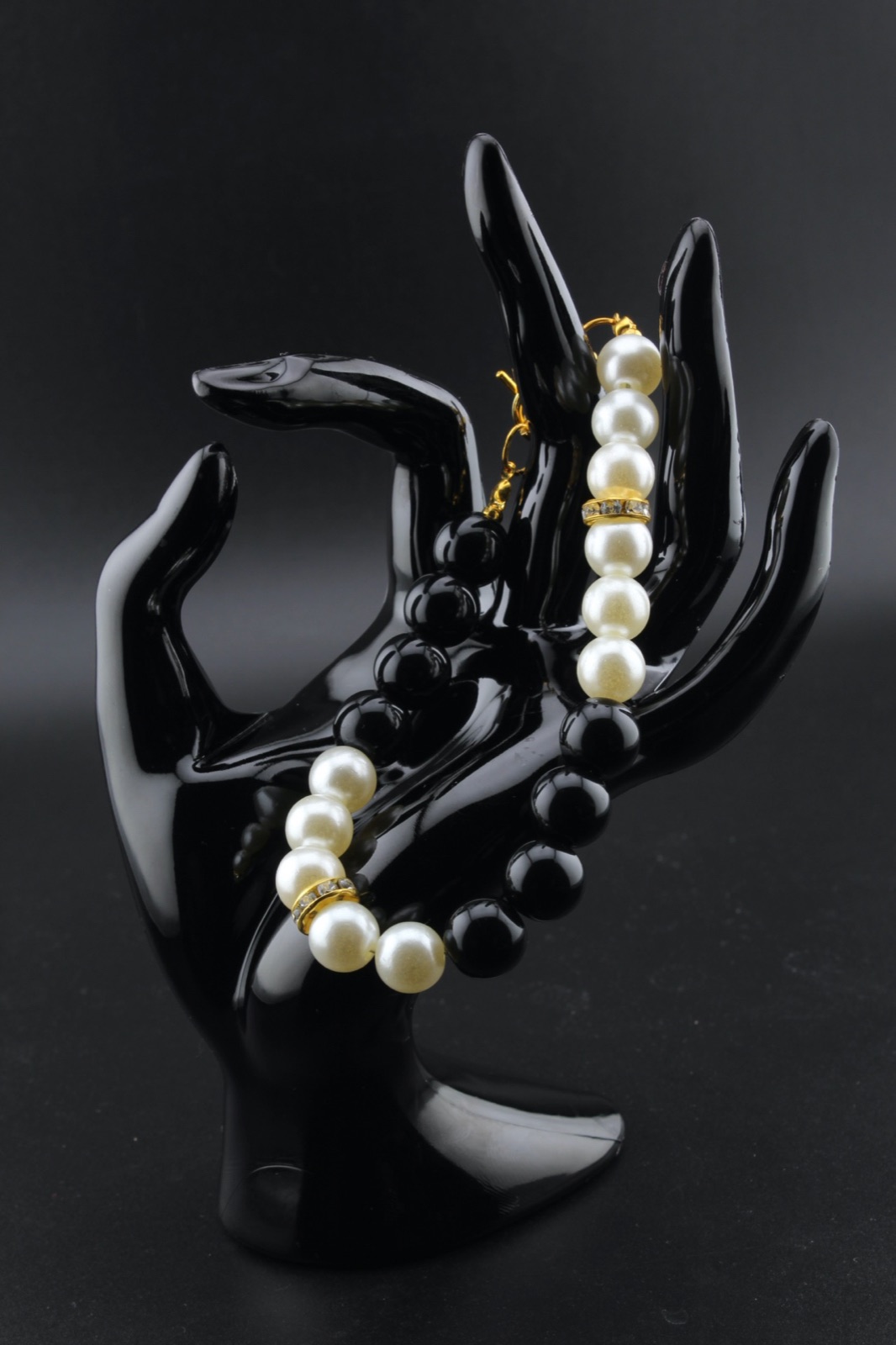 Tuxedo Pearl Bracelet