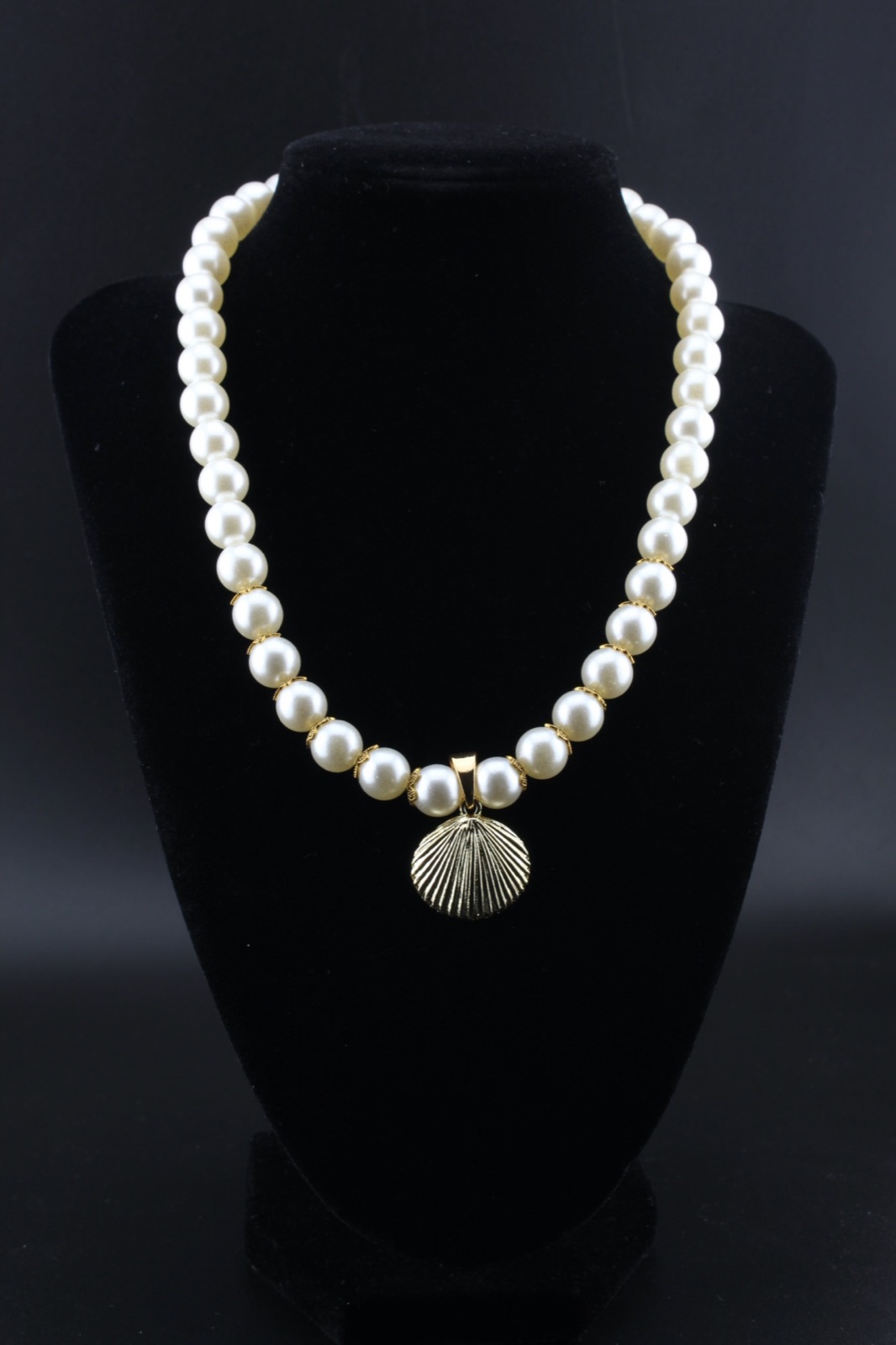 Golden Scallop Pearl Set